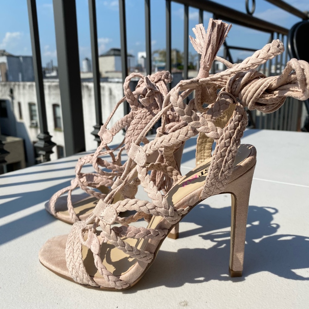Ivory Tie-Up heeled sandal SHOWDAZZLE 36M